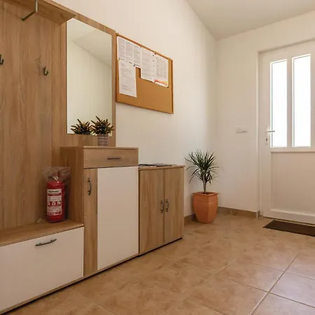 3 Bedroom Lovely Home In Sestanovac * Sestanovac