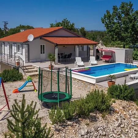 3 Bedroom Lovely Home In Sestanovac Holiday home *