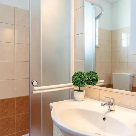 3 Bedroom Lovely Home In Sestanovac *