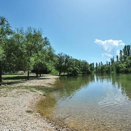 3 Bedroom Lovely Home In Sestanovac Holiday home